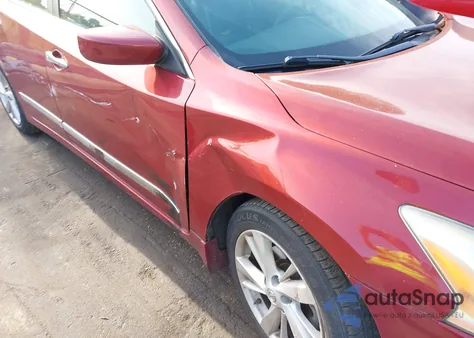 2015 Nissan Altima 2.5 Sv из США, поврежденный, VIN 1N4AL3AP1FC116023